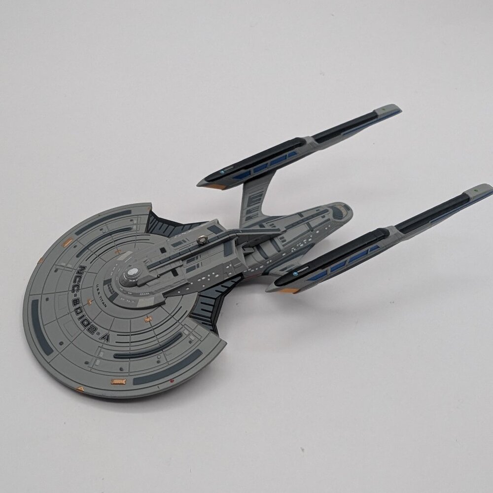 HALLMARK 2025 STAR TREK PICARD U.S.S. TITAN ORNAMENT